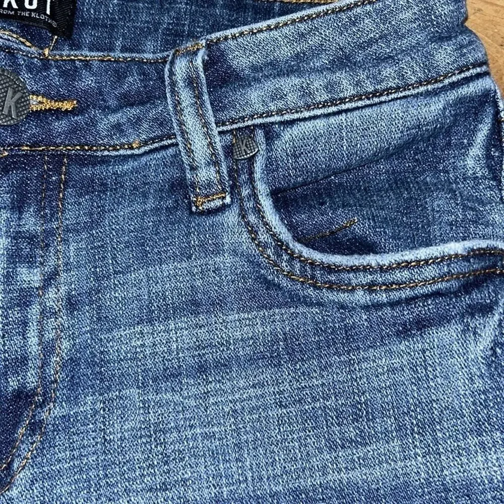 Woman’s KUT FROM THE KLOTH Lauren Eco Crop Straight Leg Jean Size 2